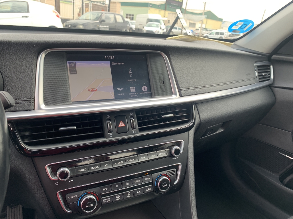 KIA OPTIMA 2.0 HIBRIDO ENCHUFABLE 205CV KIA OPTIMA 2.0 HIBRIDO ENCHUFABLE 205CV