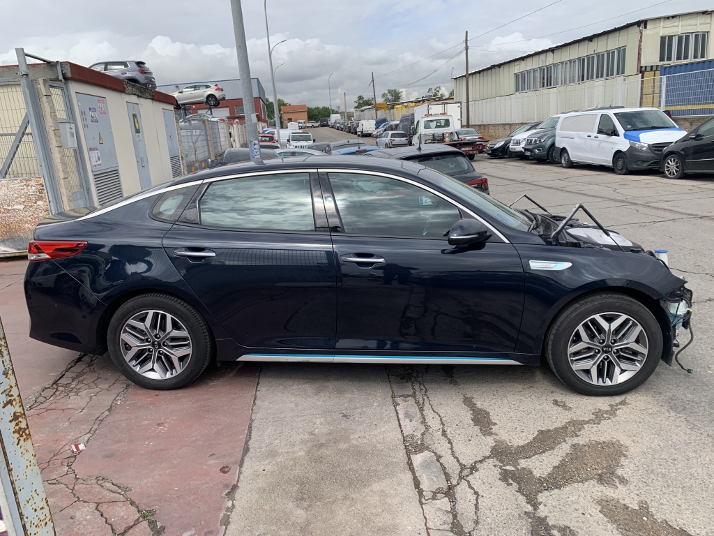 KIA OPTIMA 2.0 HIBRIDO ENCHUFABLE 205CV KIA OPTIMA 2.0 HIBRIDO ENCHUFABLE 205CV