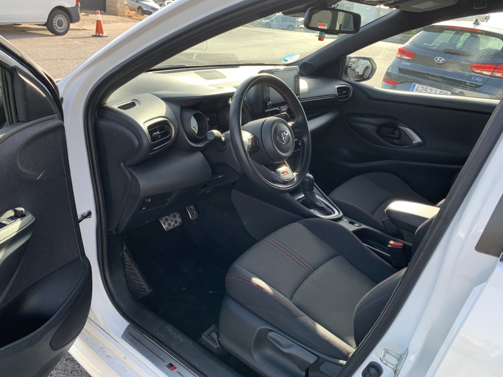 TOYOTA YARIS GR 1.5 HIBRIDO 120CV AUT