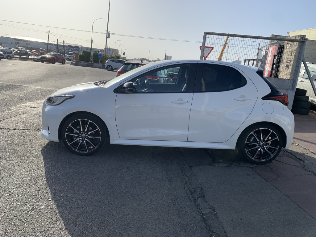 TOYOTA YARIS GR 1.5 HIBRIDO 120CV AUT