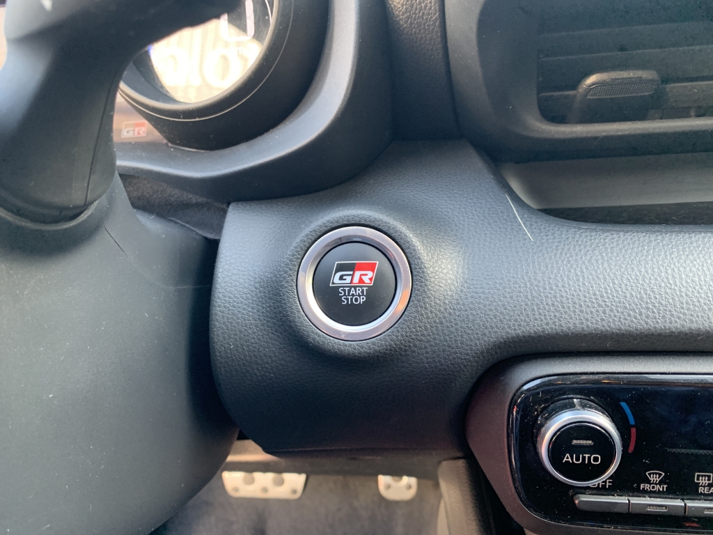 TOYOTA YARIS GR 1.5 HIBRIDO 120CV AUT