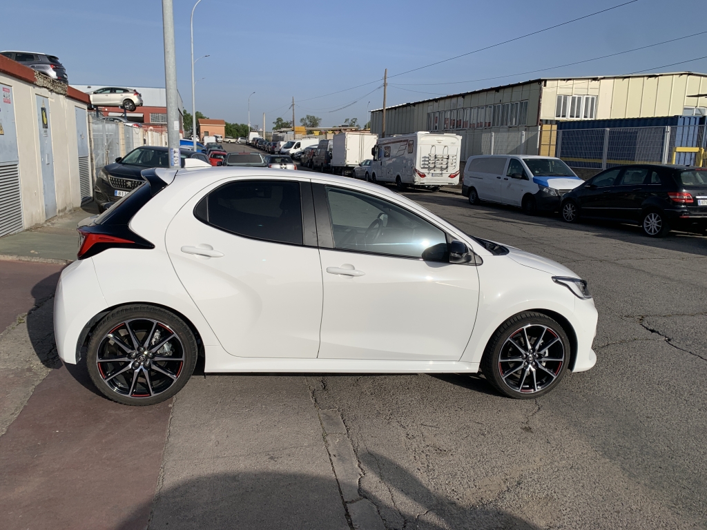 TOYOTA YARIS GR 1.5 HIBRIDO 120CV AUT