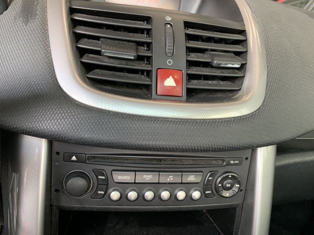 PEUGEOT 207 1.4 HDI 68CV