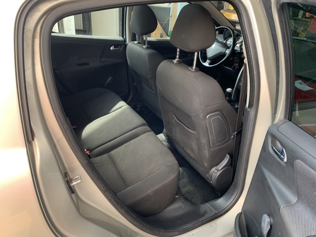 PEUGEOT 207 1.4 HDI 68CV