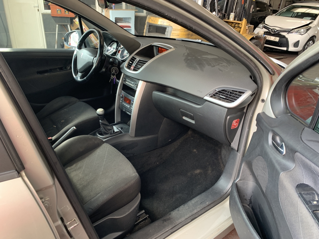 PEUGEOT 207 1.4 HDI 68CV