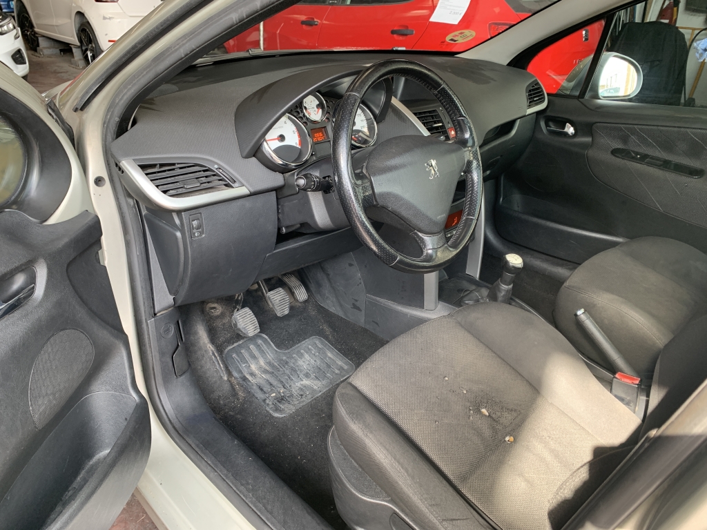 PEUGEOT 207 1.4 HDI 68CV