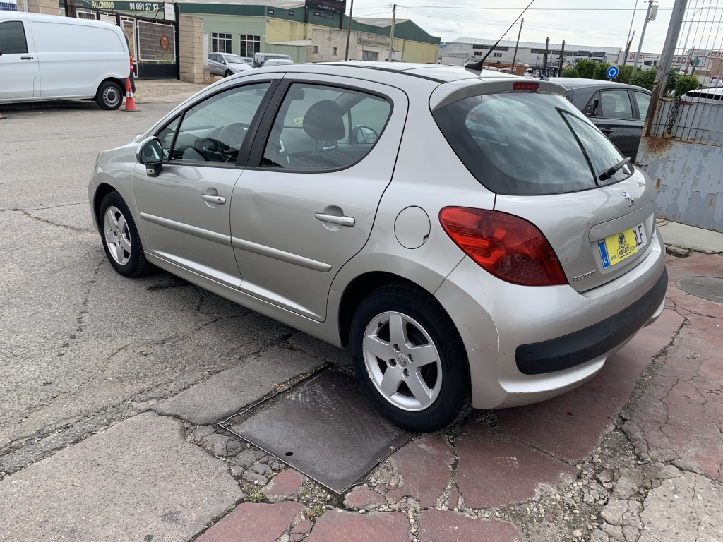 PEUGEOT 207 1.4 HDI 68CV