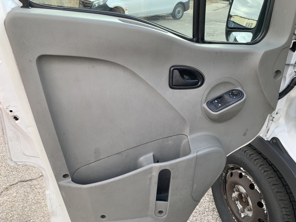 NISSAN INTERSTAR 2.5 DCI 120CV