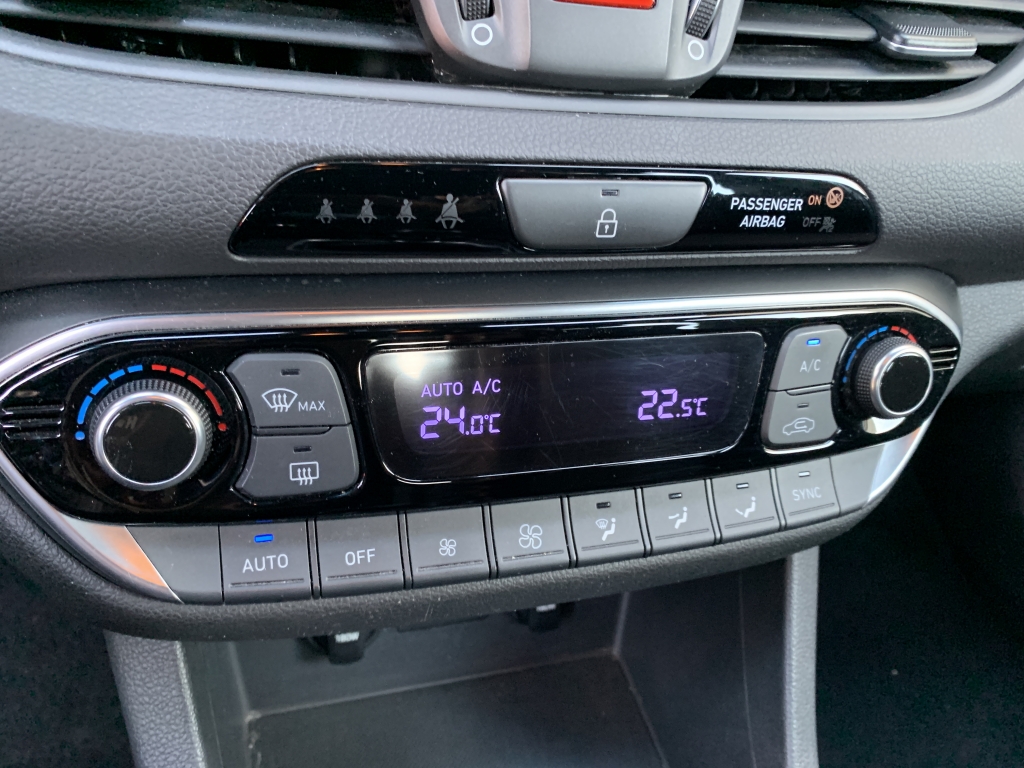 HYUNDAI I-30 1.6 CRDI 95CV