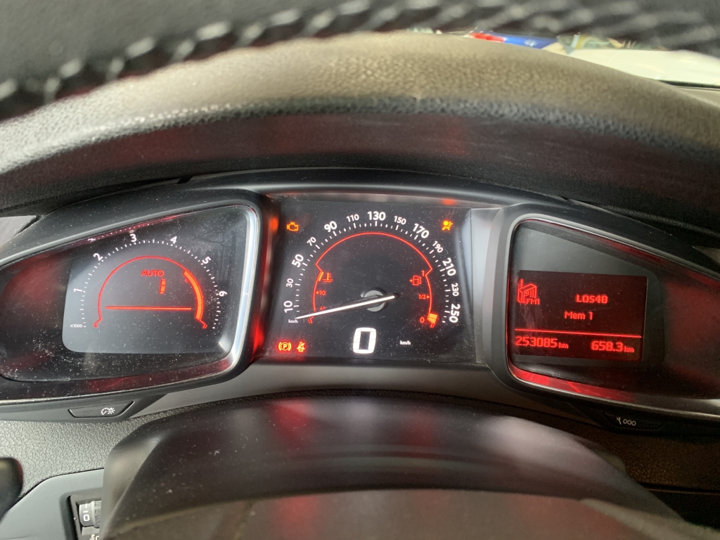 CITROEN DS-5 1.6 HDI 115CV AUT