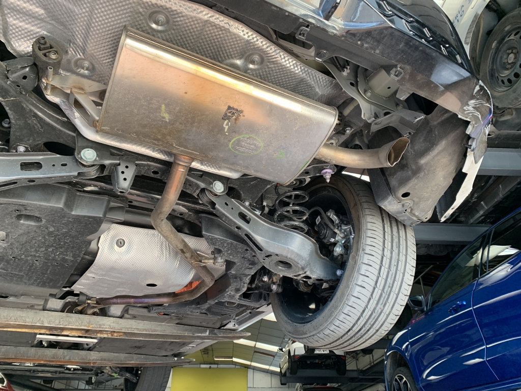 TOYOTA COROLLA 1.8 HYBRIDO 140CV AUT