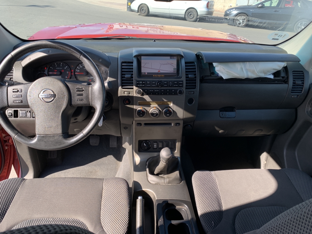 NISSAN NAVARA 2.5 D 171CV 4X4 NISSAN NAVARA 2.5 D 171CV 4X4