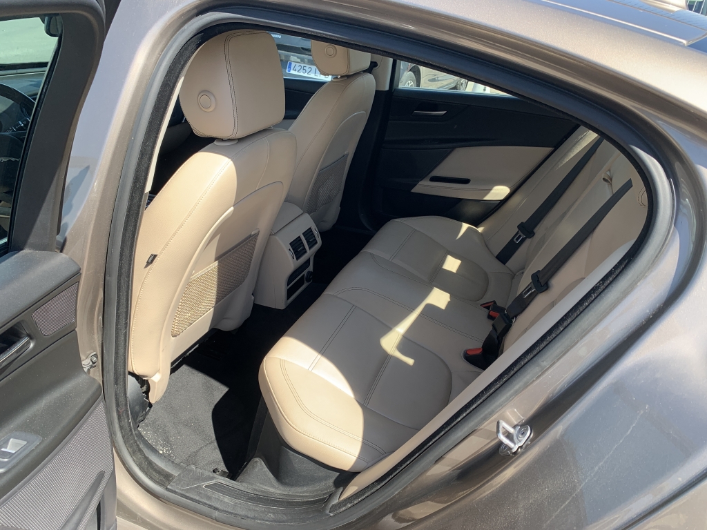 JAGUAR X-E 2.0 D 180CV AUT JAGUAR X-E 2.0 D 180CV AUT