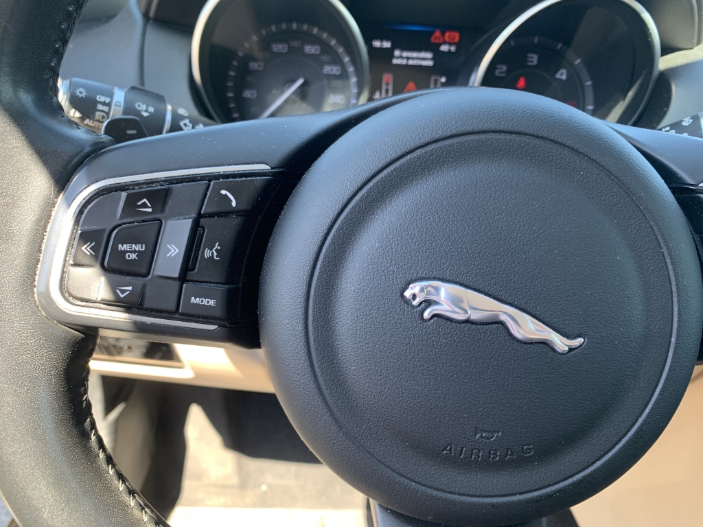 JAGUAR X-E 2.0 D 180CV AUT JAGUAR X-E 2.0 D 180CV AUT