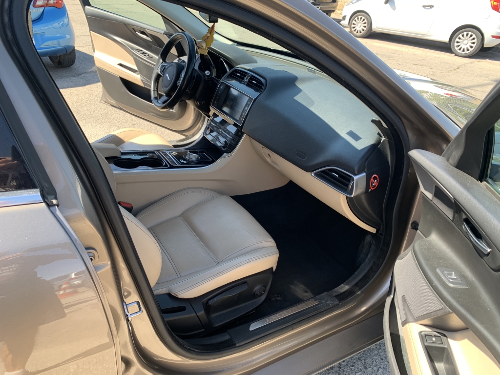 JAGUAR X-E 2.0 D 180CV AUT JAGUAR X-E 2.0 D 180CV AUT