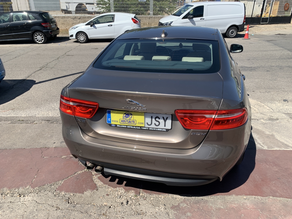 JAGUAR X-E 2.0 D 180CV AUT JAGUAR X-E 2.0 D 180CV AUT