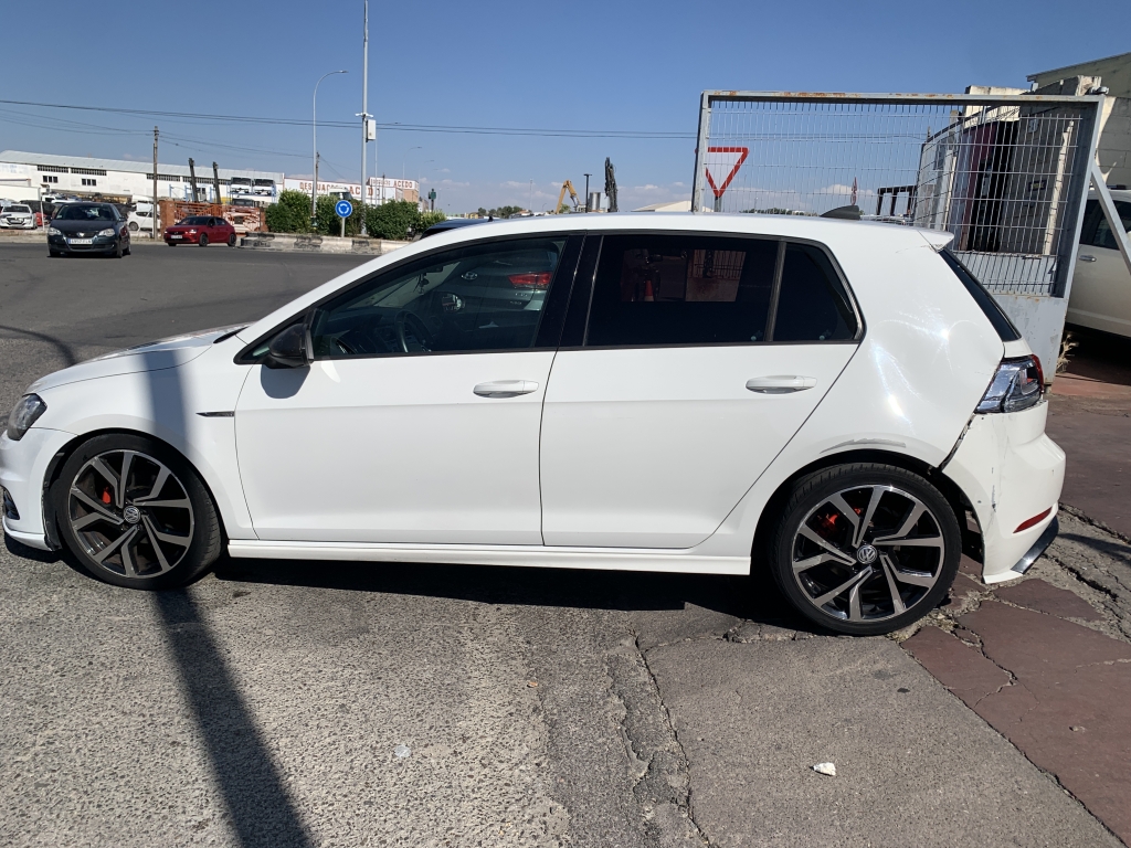 VOLKSWAGEN GOLF VII 1.6 TDI 105CV