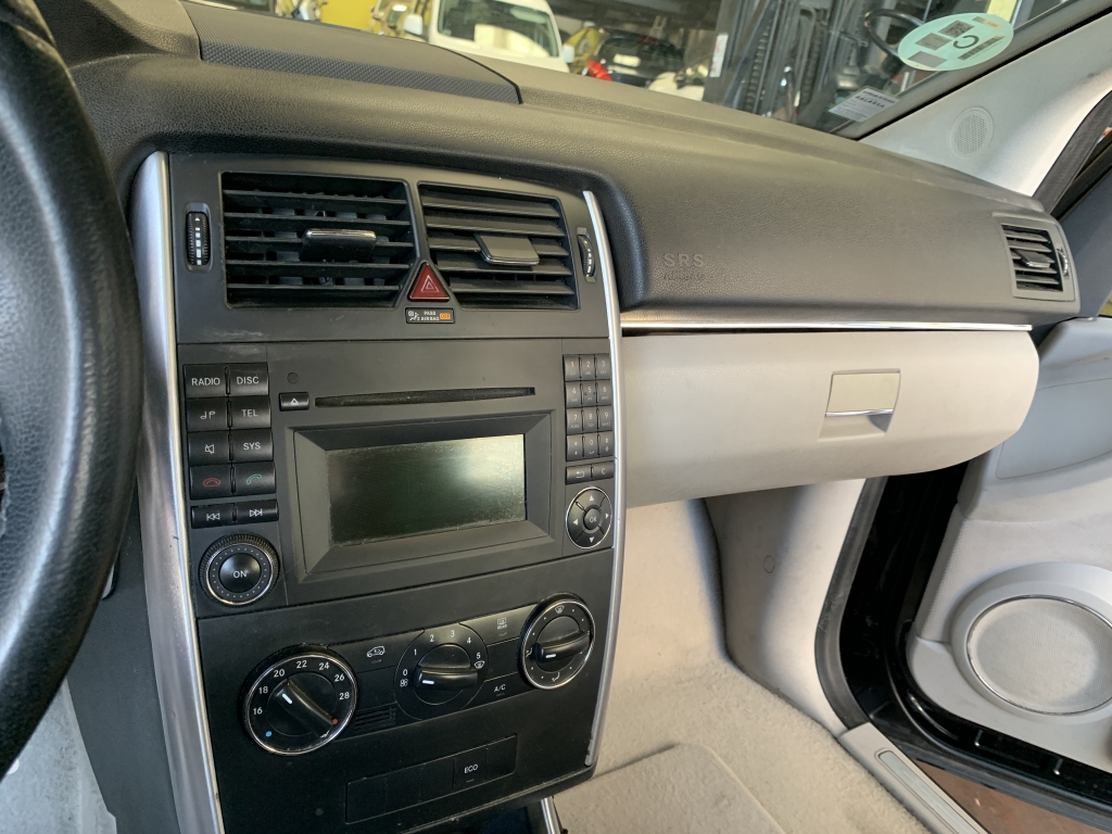 MERCEDES BENZ CLASE B 160 1.5 INY 95CV MERCEDES BENZ CLASE B 160 1.5 INY 95CV