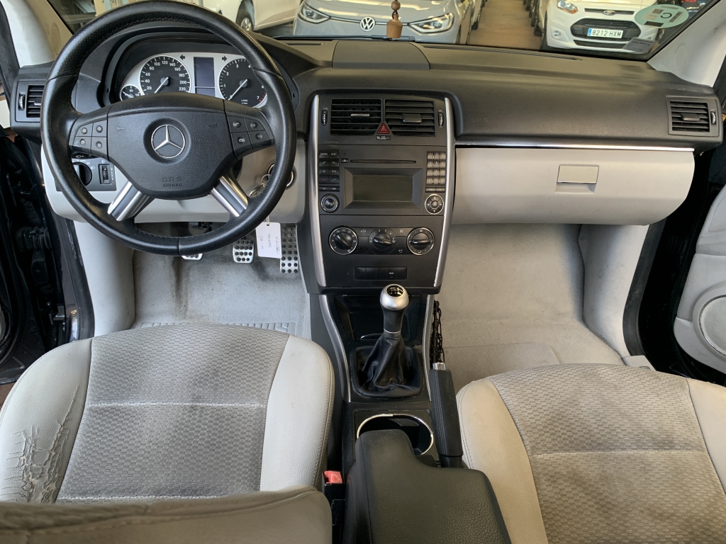 MERCEDES BENZ CLASE B 160 1.5 INY 95CV MERCEDES BENZ CLASE B 160 1.5 INY 95CV