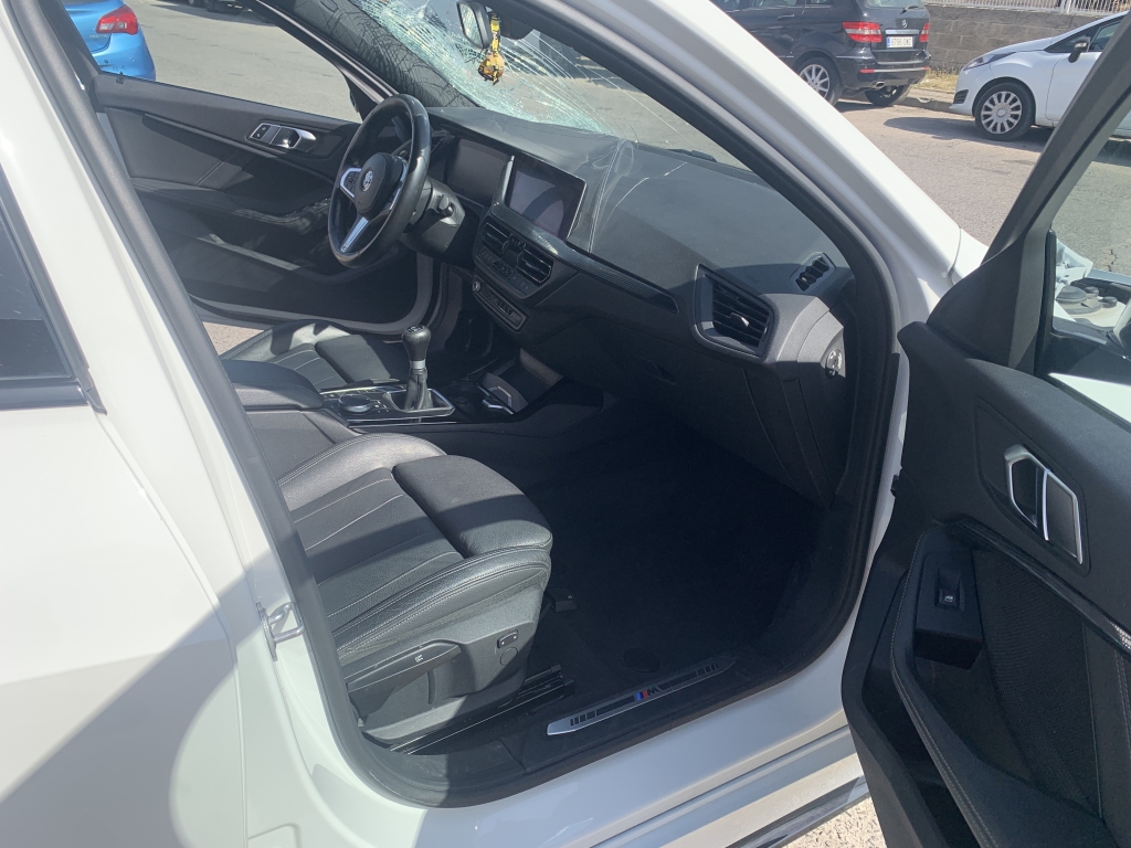 BMW 118 I PACK M PERFONMANCE 1.5 INY 140CV BMW 118 I PACK M PERFONMANCE 1.5 INY 140CV