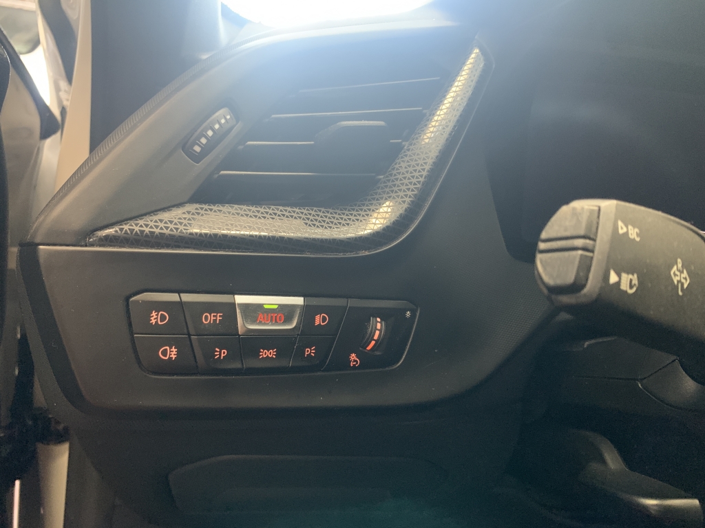 BMW 118 I PACK M PERFONMANCE 1.5 INY 140CV BMW 118 I PACK M PERFONMANCE 1.5 INY 140CV