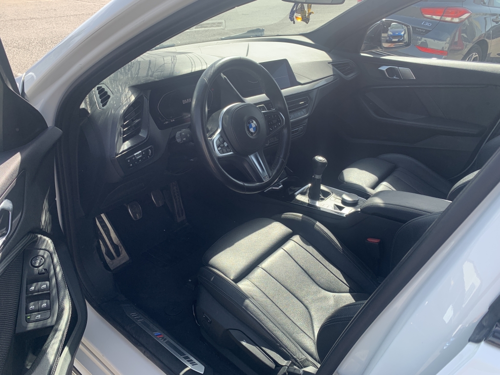 BMW 118 I PACK M PERFONMANCE 1.5 INY 140CV BMW 118 I PACK M PERFONMANCE 1.5 INY 140CV