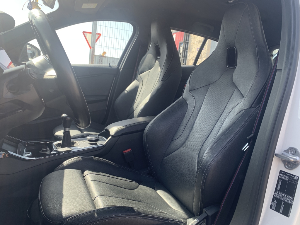 BMW 118 I PACK M PERFONMANCE 1.5 INY 140CV BMW 118 I PACK M PERFONMANCE 1.5 INY 140CV