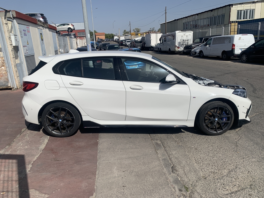 BMW 118 I PACK M PERFONMANCE 1.5 INY 140CV BMW 118 I PACK M PERFONMANCE 1.5 INY 140CV