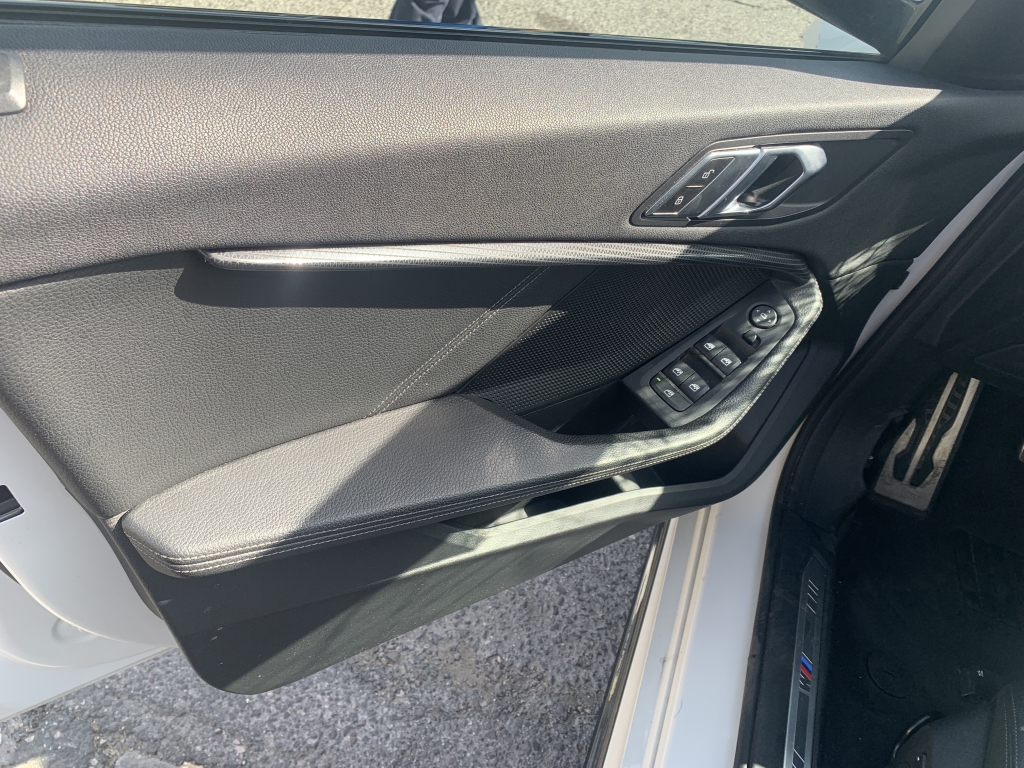 BMW 118 I PACK M PERFONMANCE 1.5 INY 140CV BMW 118 I PACK M PERFONMANCE 1.5 INY 140CV