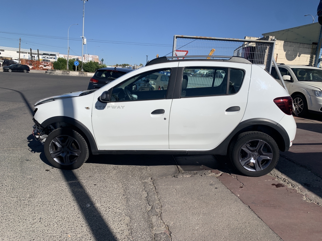 DACIA SANDERO STEPWAY 1.5 DCI 90CV DACIA SANDERO STEPWAY 1.5 DCI 90CV