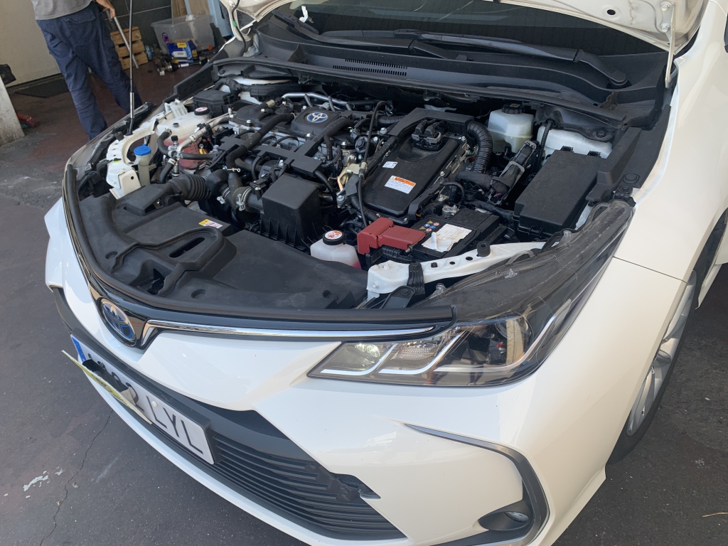 TOYOTA COROLLA 1.8 HIBRIDO 140CV AUT