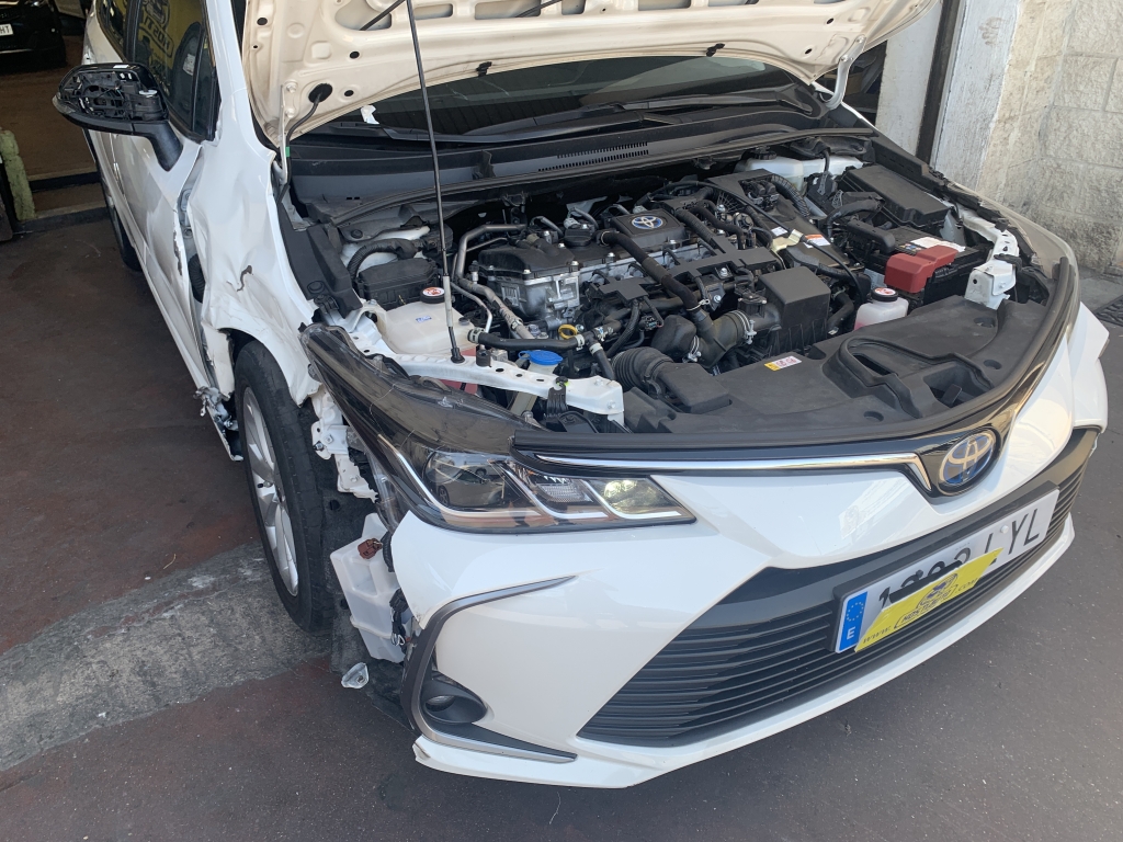 TOYOTA COROLLA 1.8 HIBRIDO 140CV AUT