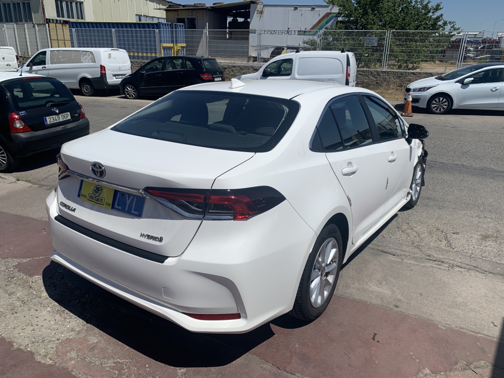TOYOTA COROLLA 1.8 HIBRIDO 140CV AUT