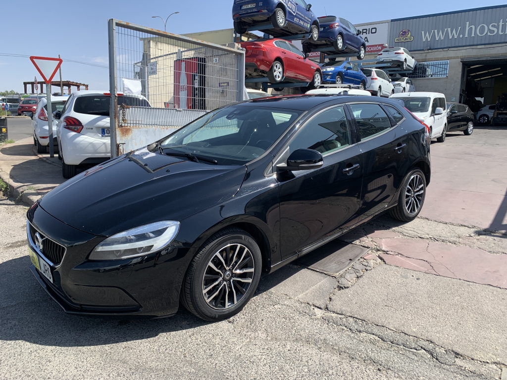 VOLVO V-40 2.0 D 150CV VOLVO V-40 2.0 D 150CV