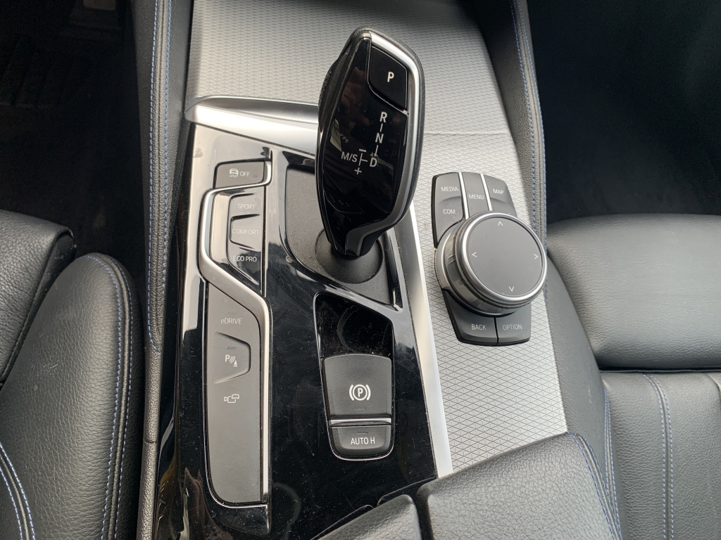 BMW 530 HYBRIDO ENCHUFABLE 2.0 252CV PERFORMANCE BMW 530 HYBRIDO ENCHUFABLE 2.0 252CV PERFORMANCE