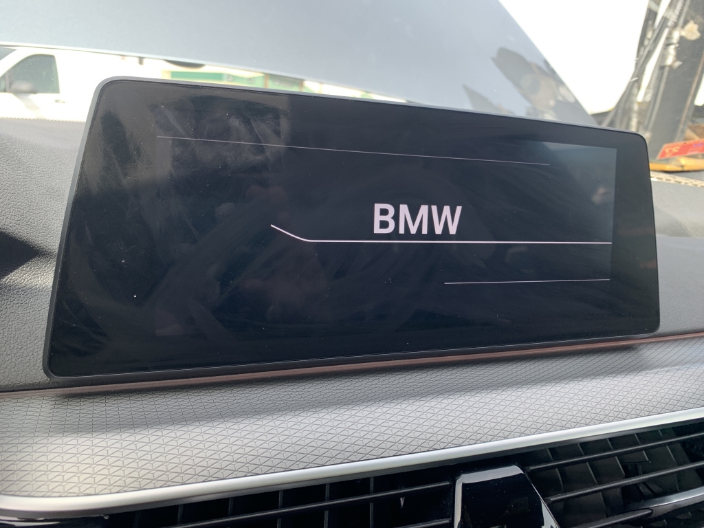 BMW 530 HYBRIDO ENCHUFABLE 2.0 252CV PERFORMANCE BMW 530 HYBRIDO ENCHUFABLE 2.0 252CV PERFORMANCE