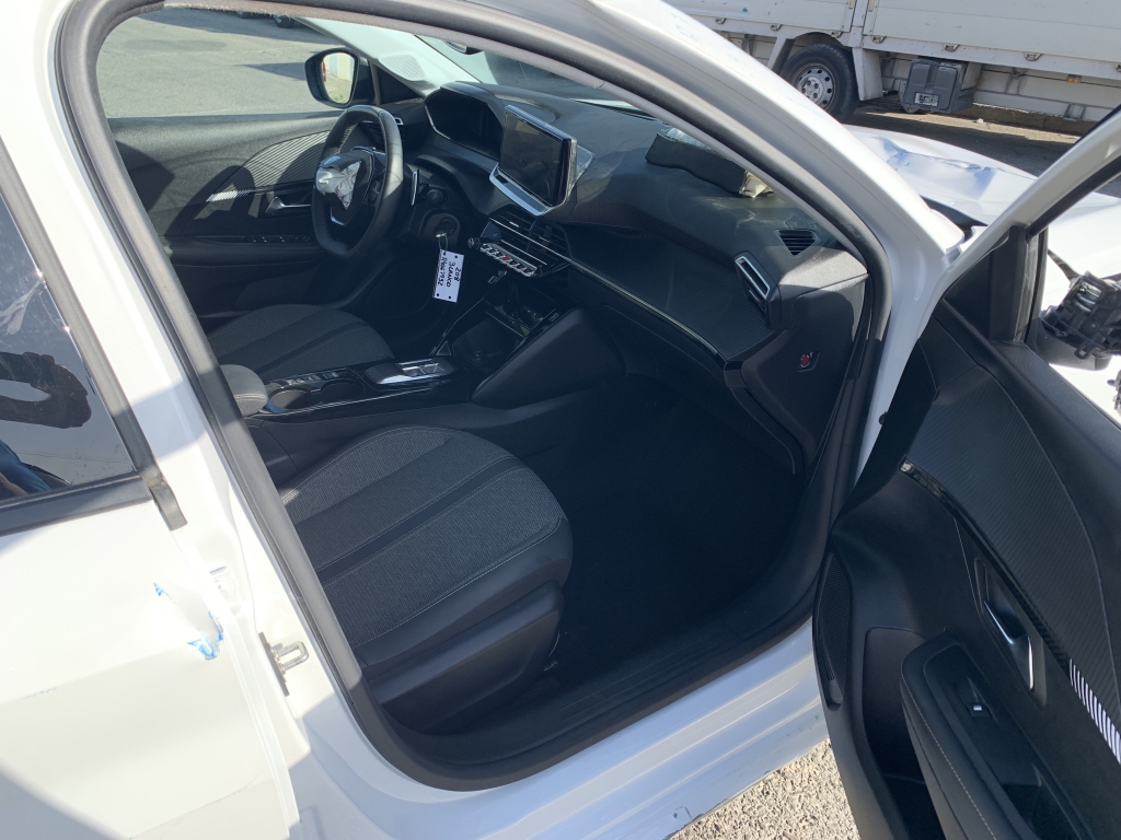 PEUGEOT 208 1.2 HIBRIDO 100CV AUT