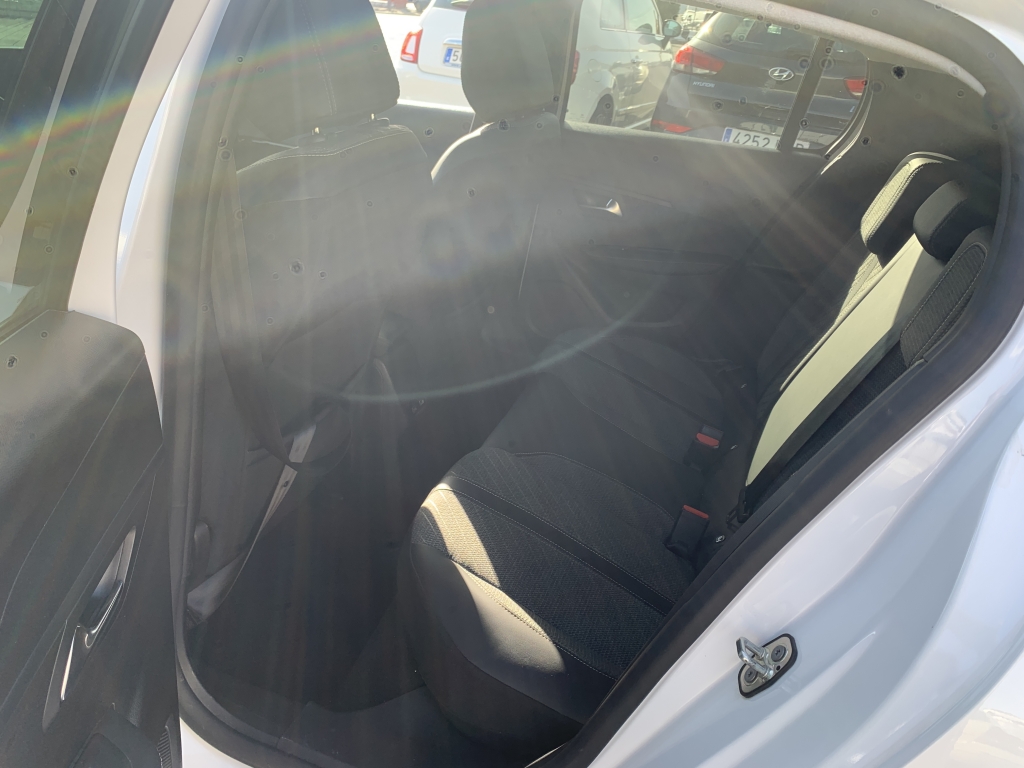 PEUGEOT 208 1.2 HIBRIDO 100CV AUT