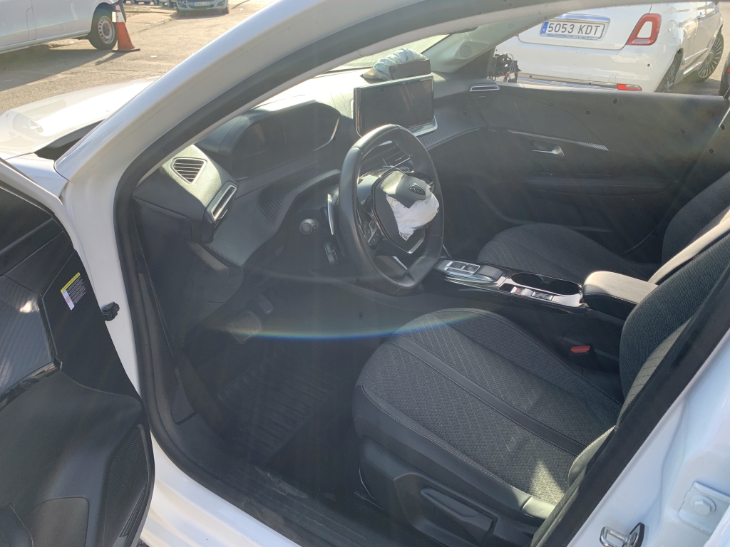 PEUGEOT 208 1.2 HIBRIDO 100CV AUT