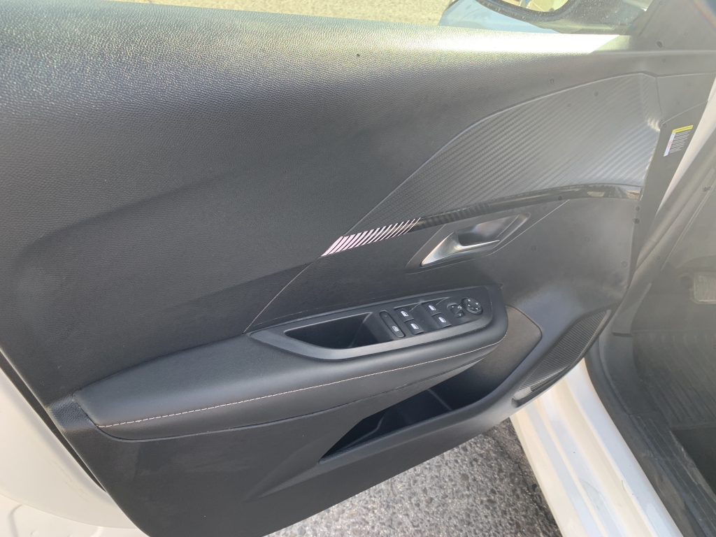 PEUGEOT 208 1.2 HIBRIDO 100CV AUT