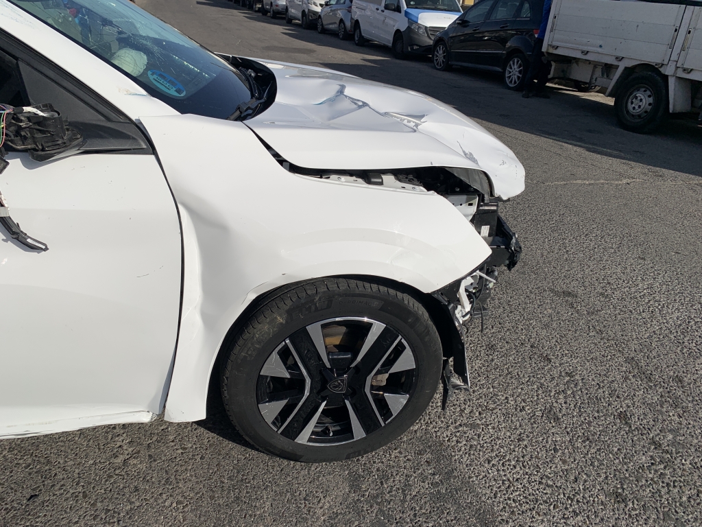 PEUGEOT 208 1.2 HIBRIDO 100CV AUT