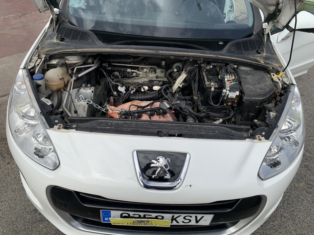 PEUGEOT 308 1.6 INY 120CV AUTOMATICO PEUGEOT 308 1.6 INY 120CV AUTOMATICO