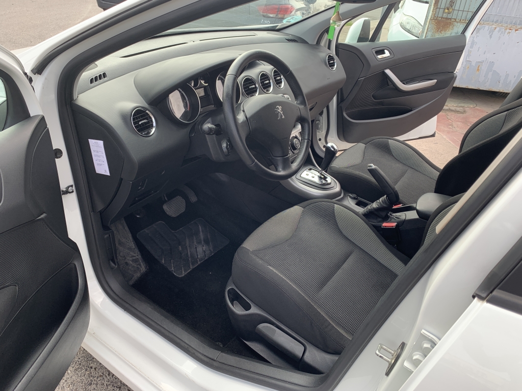 PEUGEOT 308 1.6 INY 120CV AUTOMATICO PEUGEOT 308 1.6 INY 120CV AUTOMATICO