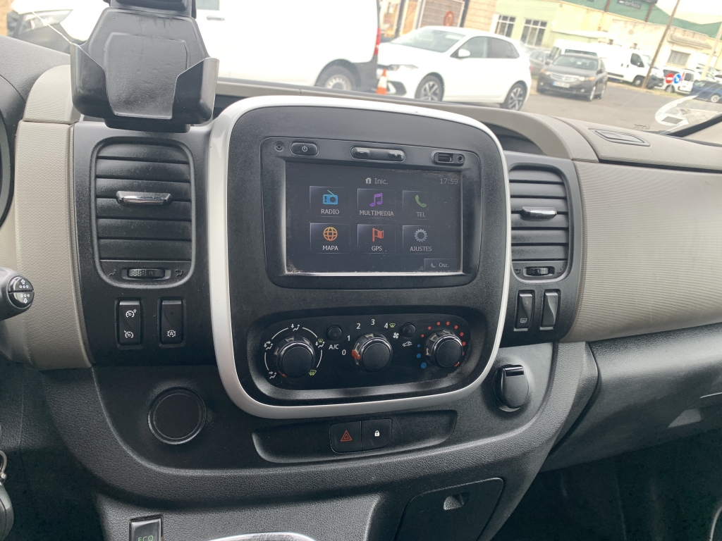 RENAULT TRAFIC 1.6 DCI 120CV 8 PLAZAS RENAULT TRAFIC 1.6 DCI 120CV 8 PLAZAS