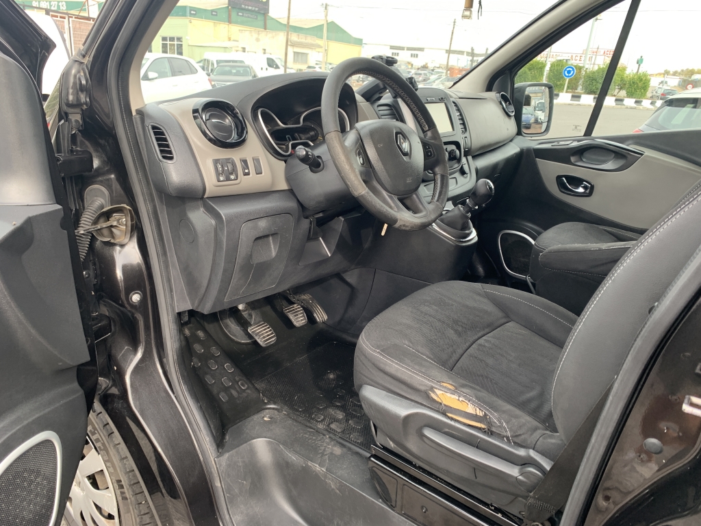 RENAULT TRAFIC 1.6 DCI 120CV 8 PLAZAS RENAULT TRAFIC 1.6 DCI 120CV 8 PLAZAS