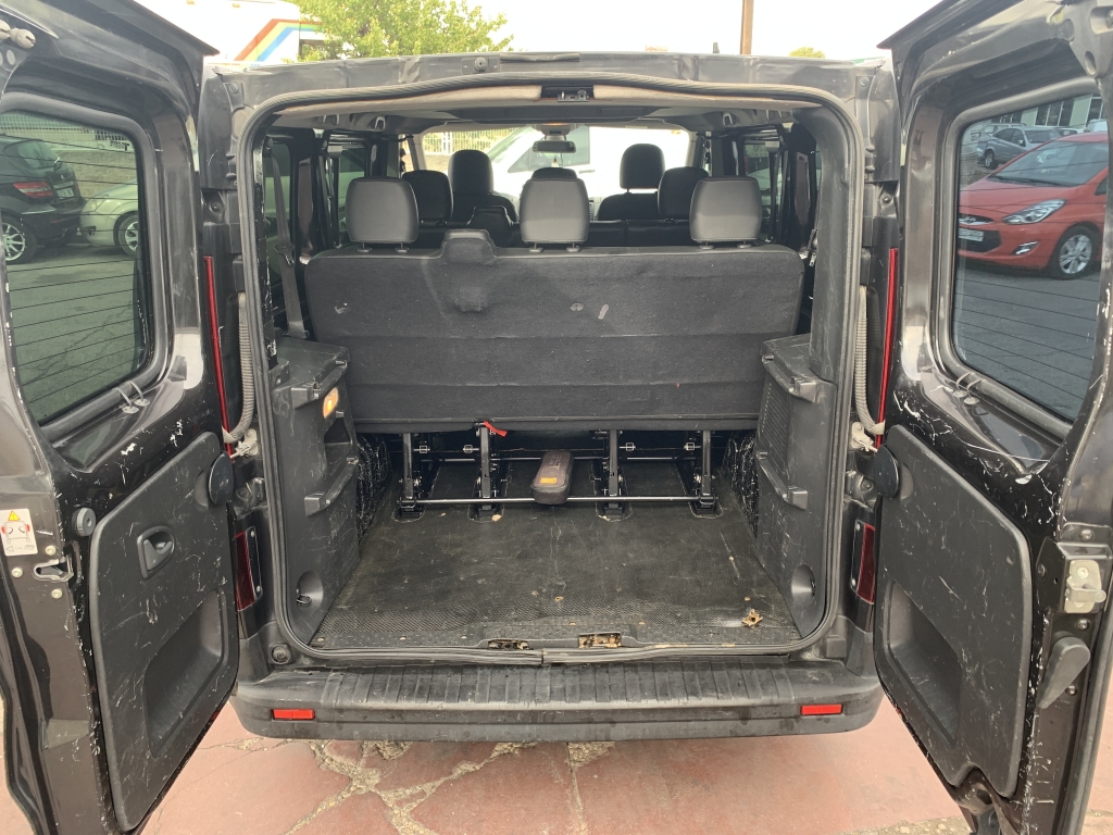 RENAULT TRAFIC 1.6 DCI 120CV 8 PLAZAS RENAULT TRAFIC 1.6 DCI 120CV 8 PLAZAS