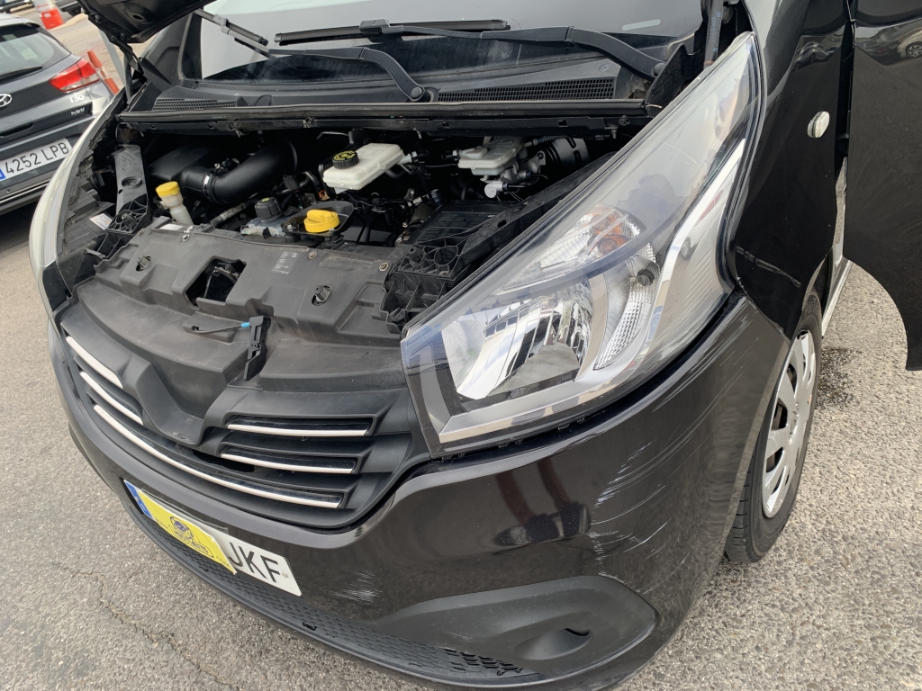 RENAULT TRAFIC 1.6 DCI 120CV 8 PLAZAS RENAULT TRAFIC 1.6 DCI 120CV 8 PLAZAS