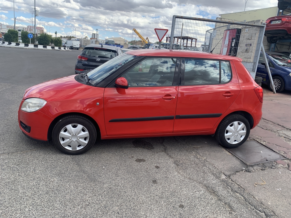 SKODA FABIA 1.2 INY 60CV SKODA FABIA 1.2 INY 60CV