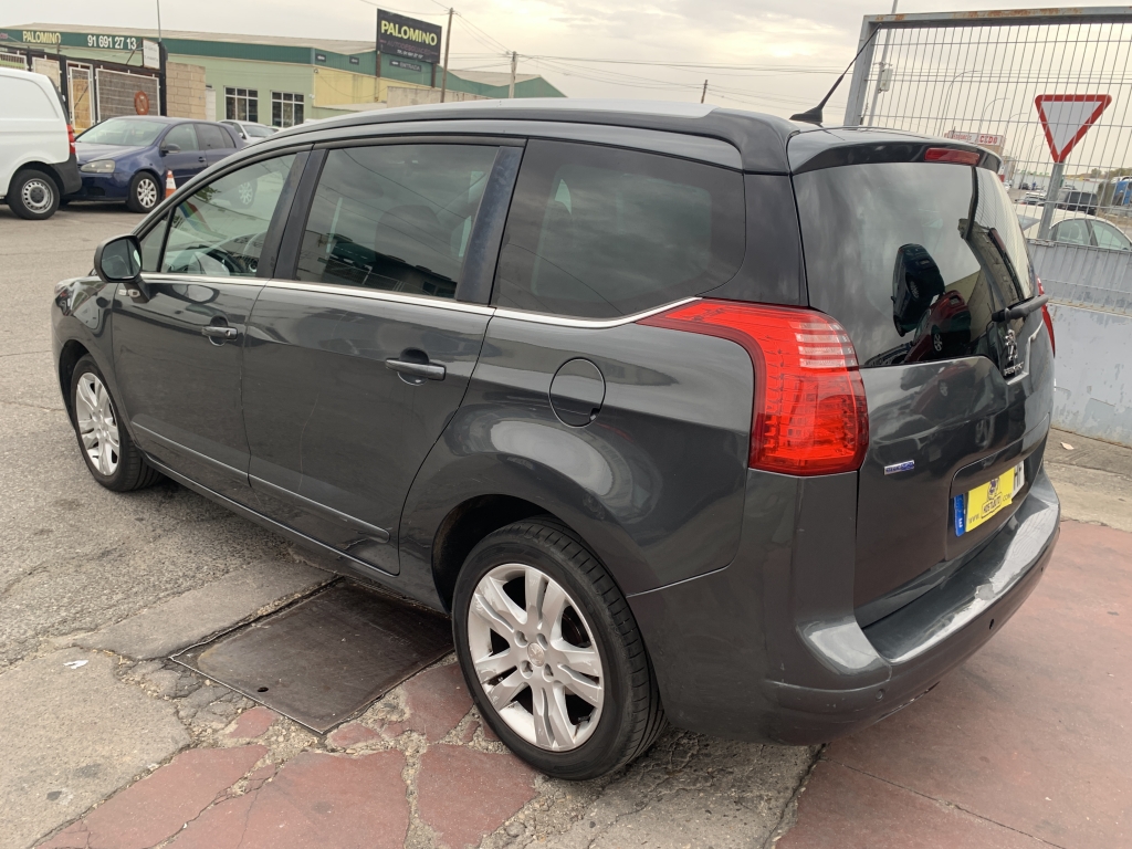 PEUGEOT 5008 1.6 HDI 120CV 7 PLAZAS AUT