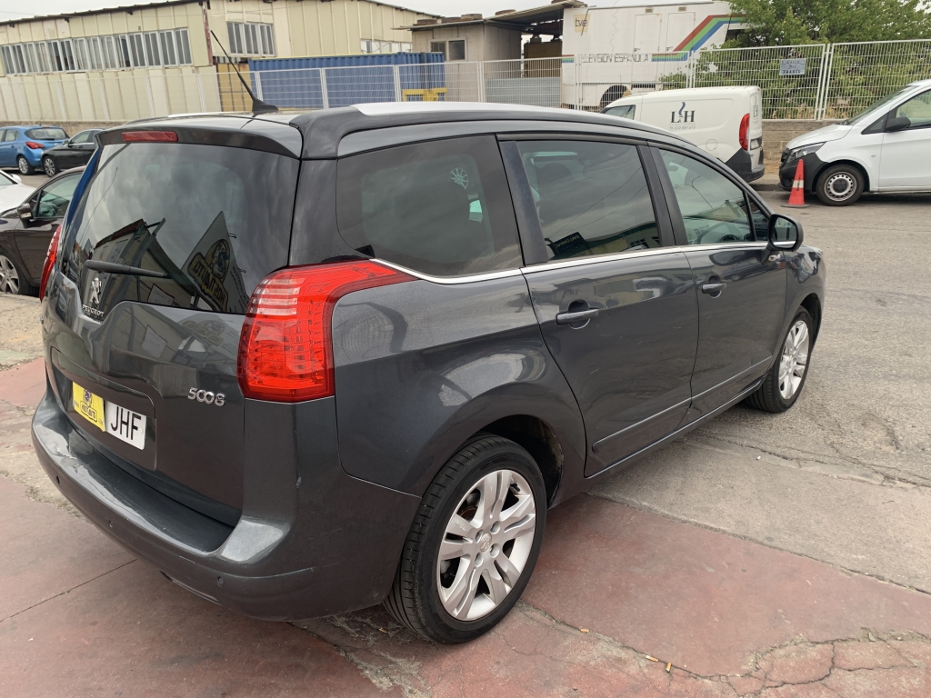 PEUGEOT 5008 1.6 HDI 120CV 7 PLAZAS AUT PEUGEOT 5008 1.6 HDI 120CV 7 PLAZAS AUT